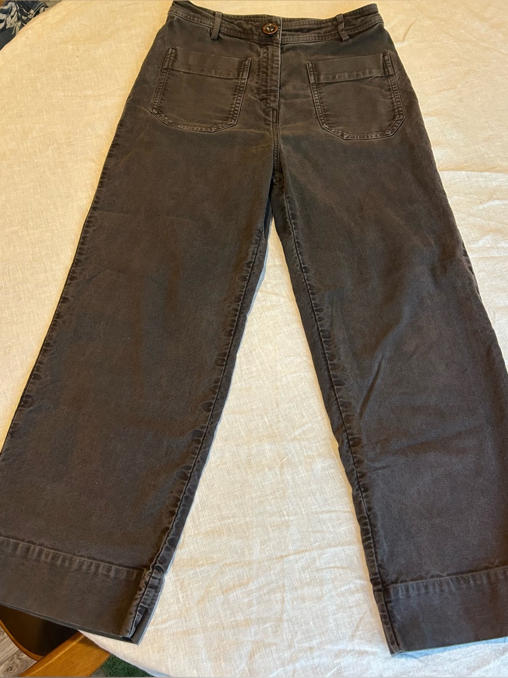 Sessun Hudpeach Women’s Wide Leg Jeans. Patch pockets. High waisted.